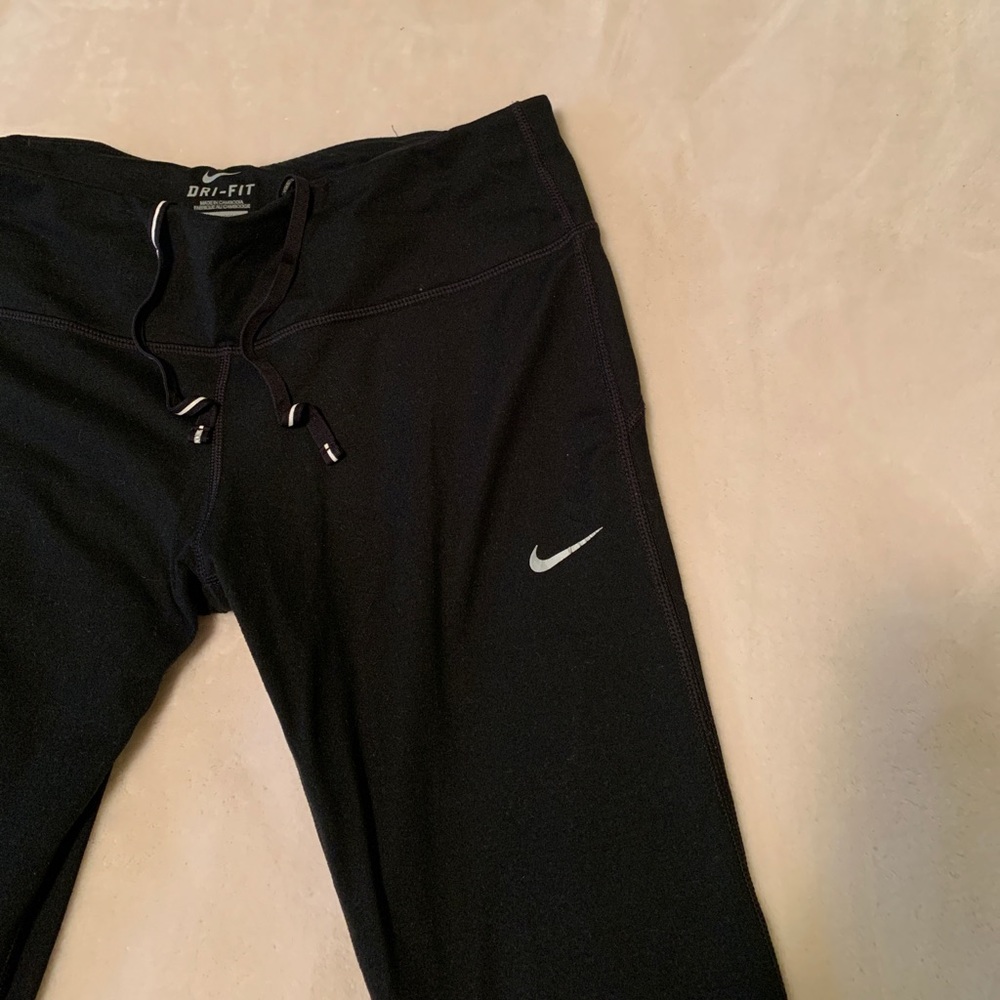 Nike Dri-Fit Cropped Leggings